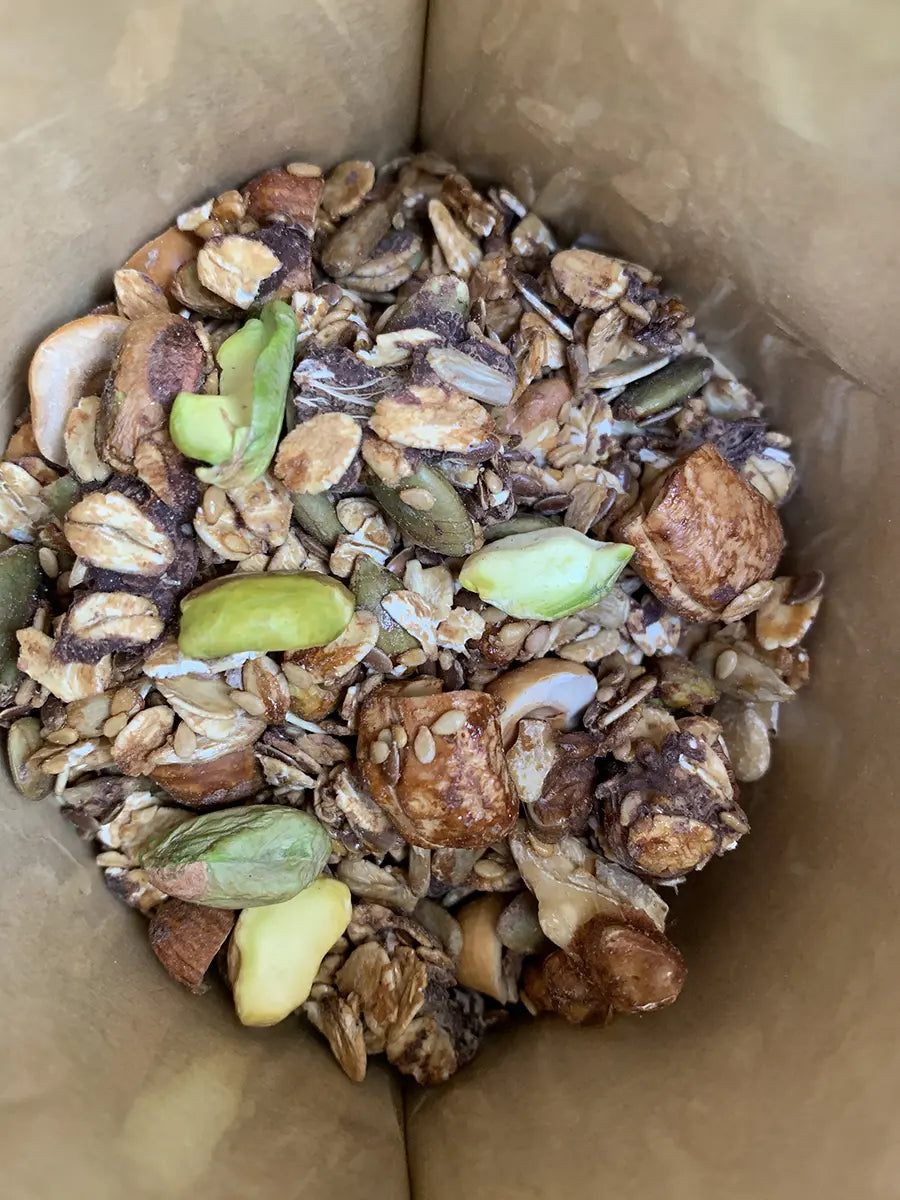 Granola Premium aux 5 Noix & Chocolat Noir – Pistache, Cajou, Amande, Noix & Noisette – 400 g (غرانولا بجودة عالية)